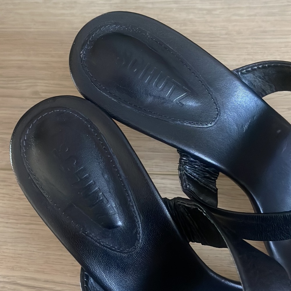 Schutz Aruana Black Heels Leather Sandal Size 10 Gold Accent EUC - Picture 8 of 10